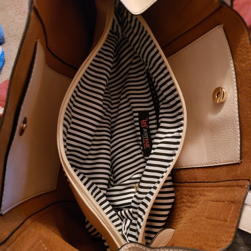 Purse - Picture 2 of 3